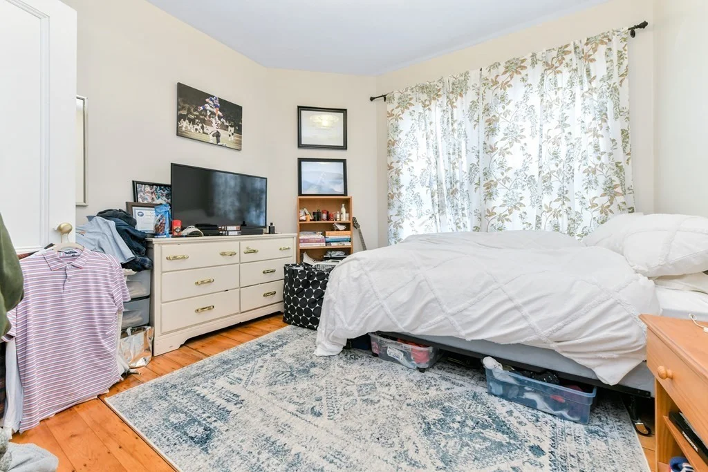 4 bed, 1 bath apartment for rent at 748 E 3rd Unit 2, South Boston — photo 10 of 16