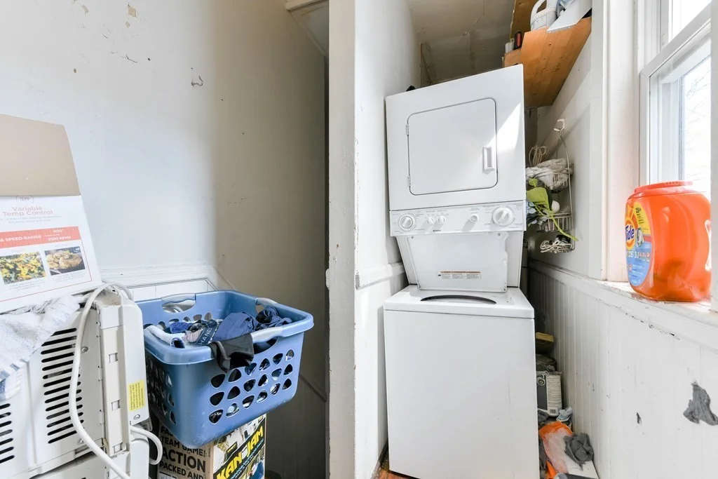 4 bed, 1 bath apartment for rent at 748 E 3rd Unit 2, South Boston — photo 9 of 16
