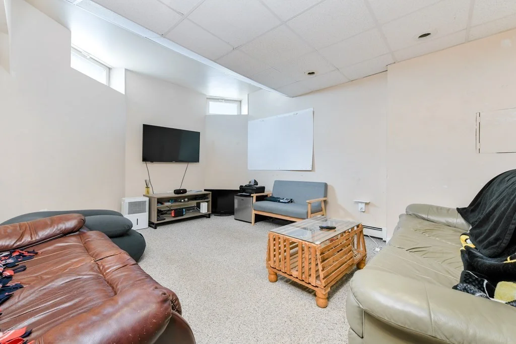3 bed, 1 bath apartment for rent at 748 E 3rd Unit A, South Boston — photo 6 of 16