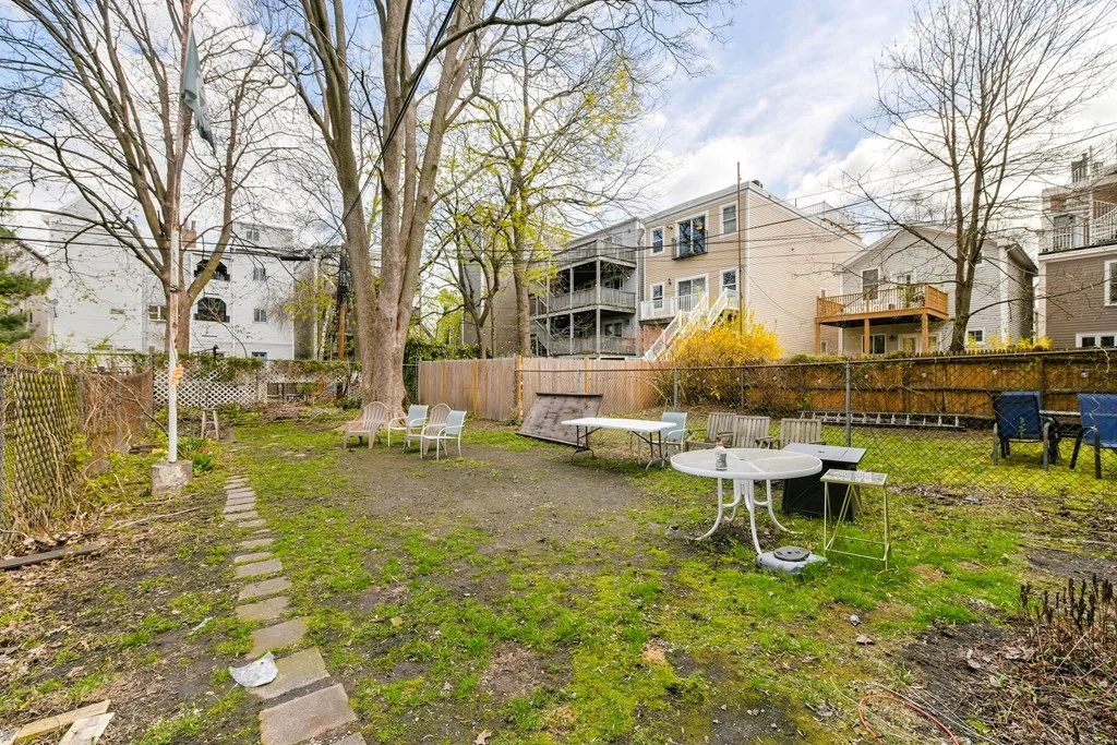 3 bed, 1 bath apartment for rent at 748 E 3rd Unit A, South Boston — photo 13 of 16