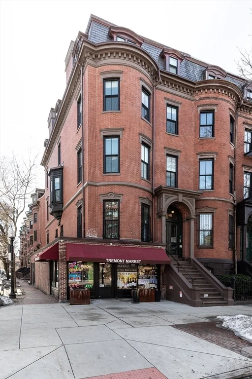 1 bed, 1 bath apartment for rent at 748 Tremont St Unit 1, South End — photo 18 of 18