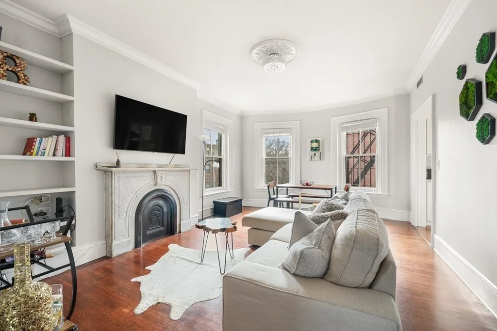 2 bed, 1 bath apartment for rent at 748 Tremont St Unit 3, South End