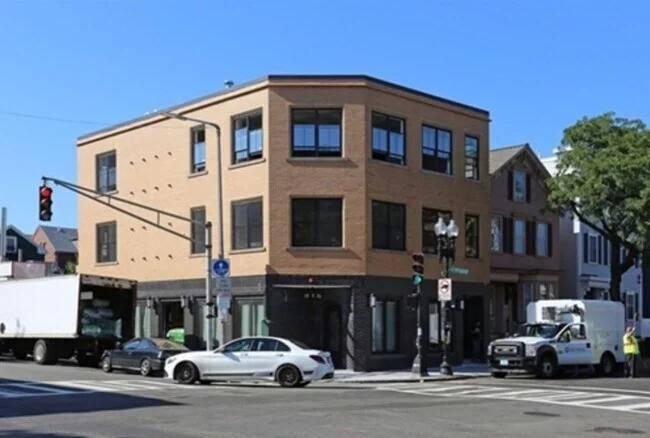 3 bed, 2 bath apartment for rent at 749 East Broadway Unit 1, South Boston — photo 5 of 17