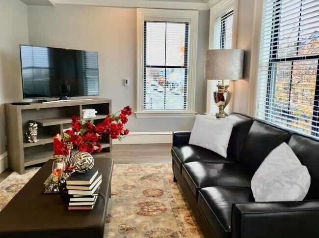 3 bed, 2 bath apartment for rent at 749 East Broadway Unit 1, South Boston — photo 13 of 17