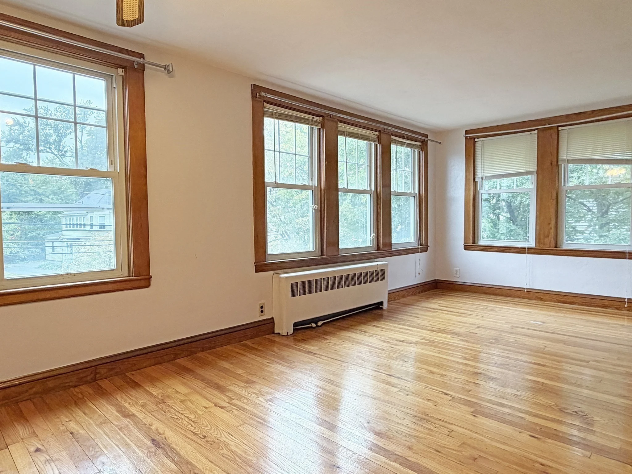 3 bed, 2 bath apartment for rent at 75-77 Dale St Unit 77, Waltham — photo 1 of 21