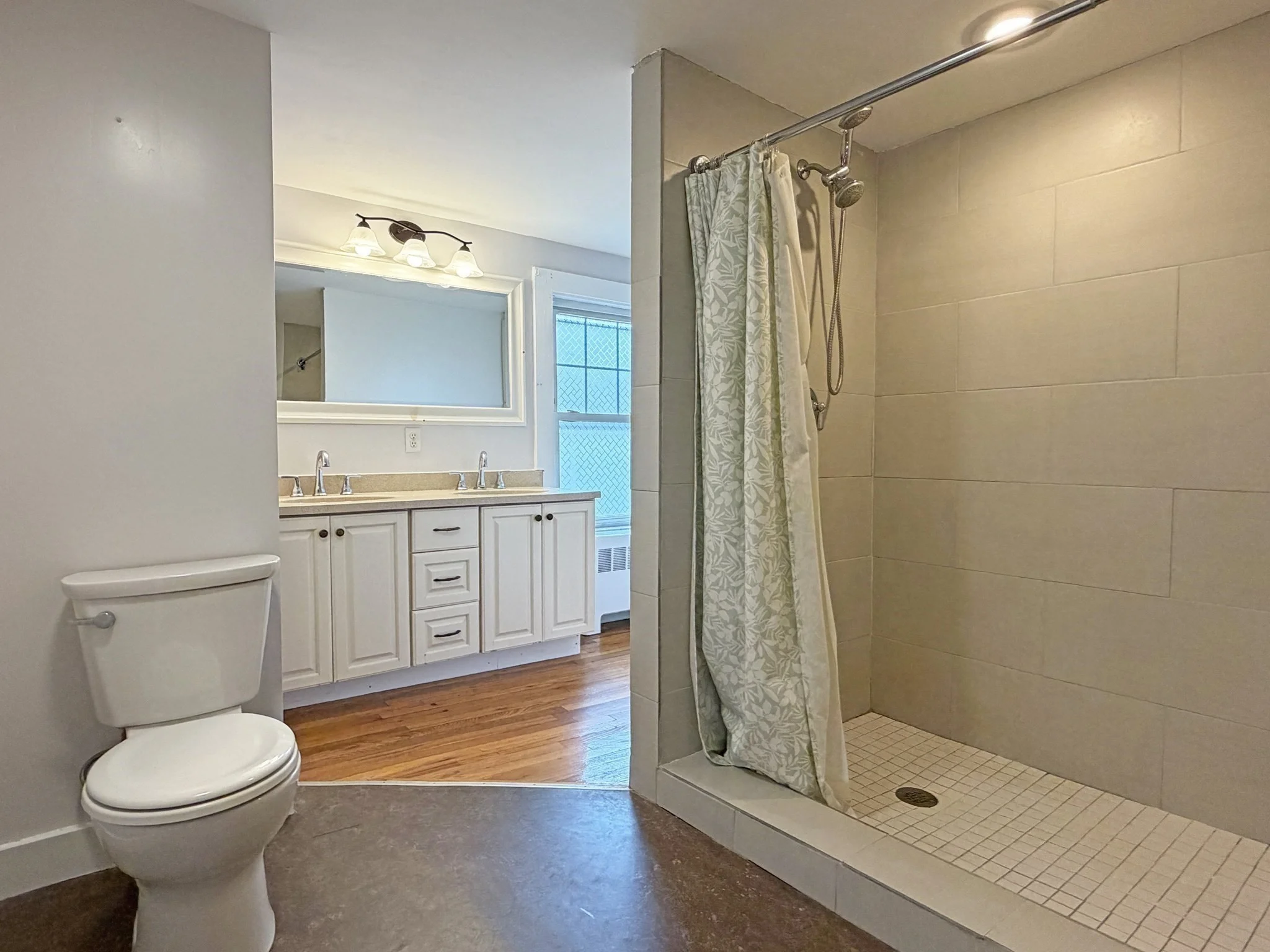 3 bed, 2 bath apartment for rent at 75-77 Dale St Unit 77, Waltham — photo 20 of 21