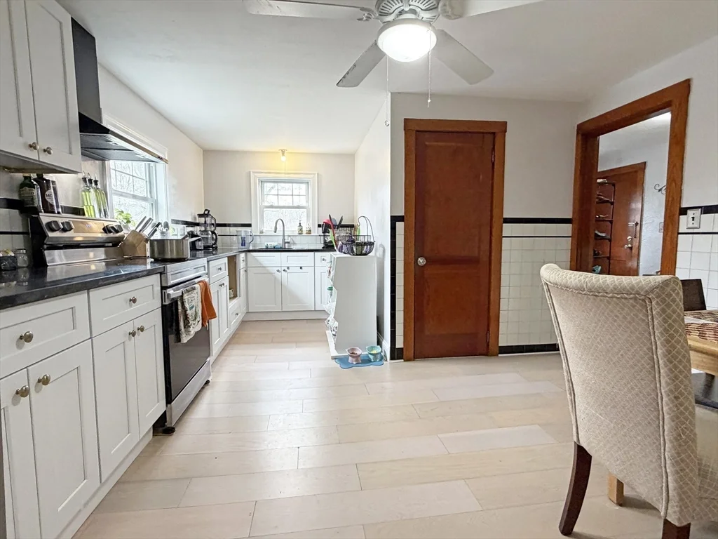 3 bed, 2 bath apartment for rent at 75-77 Dale St Unit 77, Waltham — photo 9 of 17