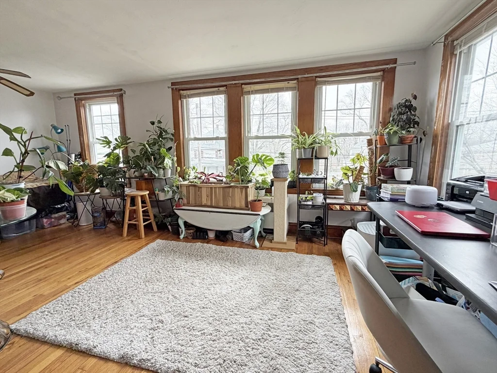 3 bed, 2 bath apartment for rent at 75-77 Dale St Unit 77, Waltham — photo 4 of 17