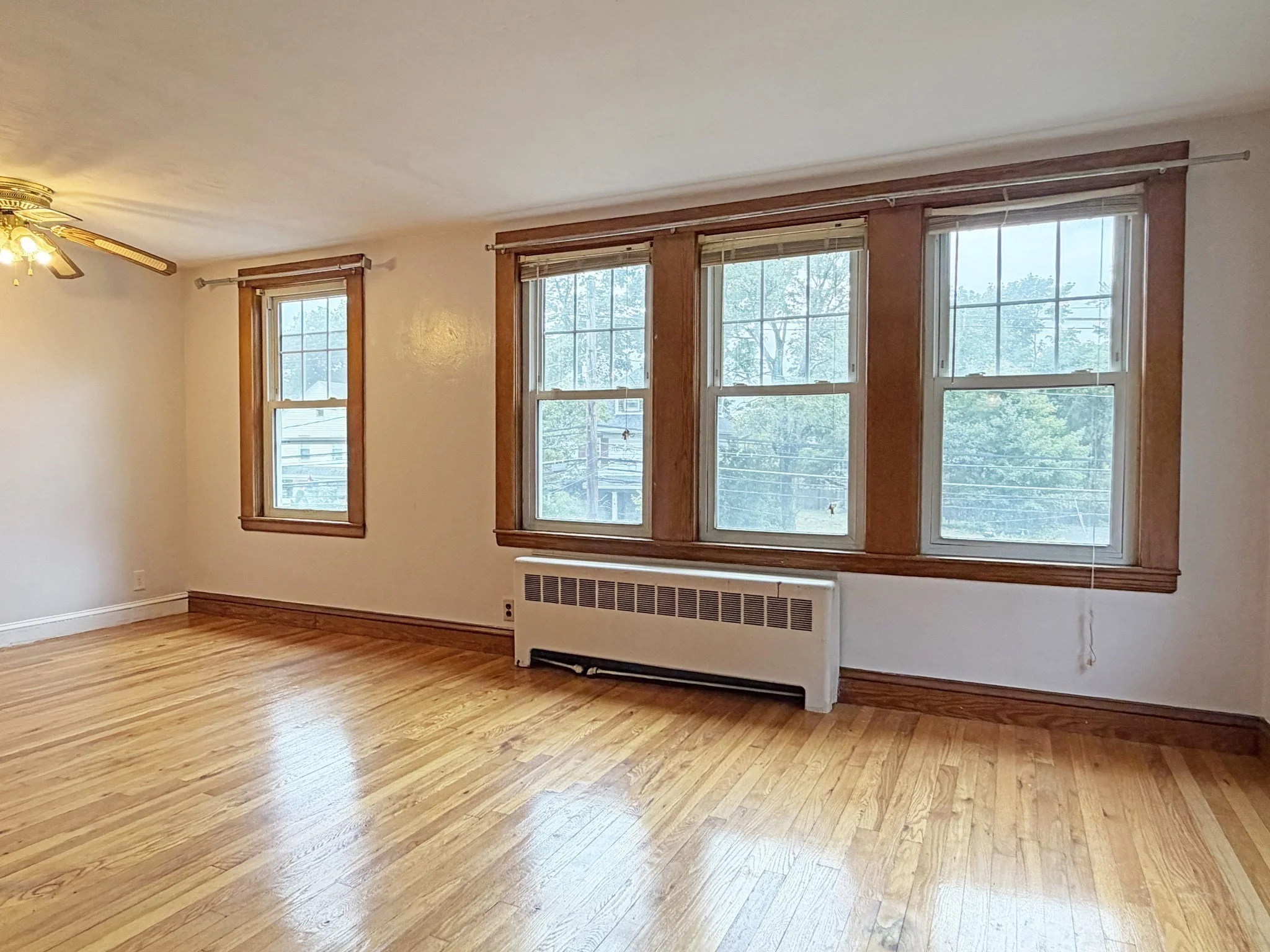 3 bed, 2 bath apartment for rent at 75-77 Dale St Unit 77, Waltham — photo 2 of 21