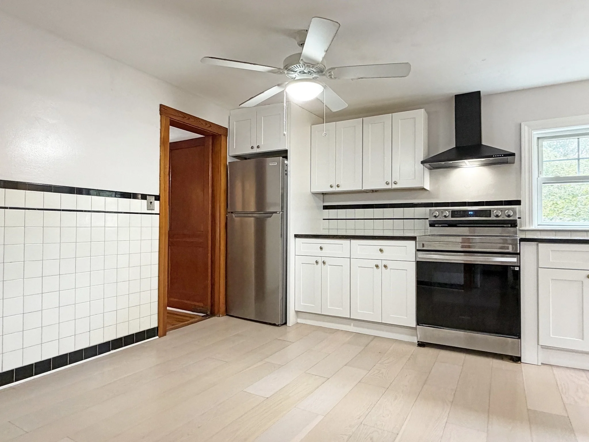 3 bed, 2 bath apartment for rent at 75-77 Dale St Unit 77, Waltham — photo 11 of 21
