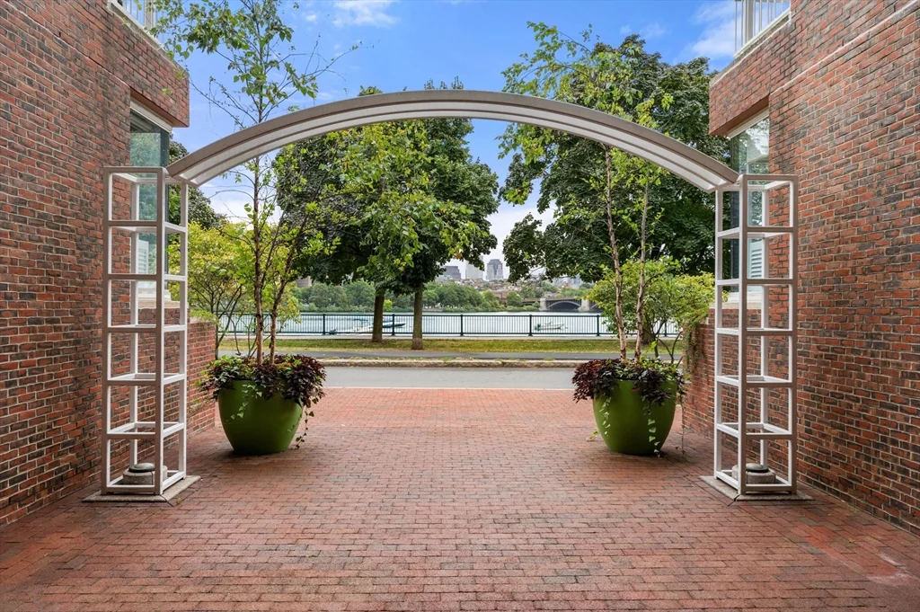 2 bed, 2 bath apartment for rent at 75-83 Cambridge Pkwa Unit 101, Cambridgeport — photo 3 of 41