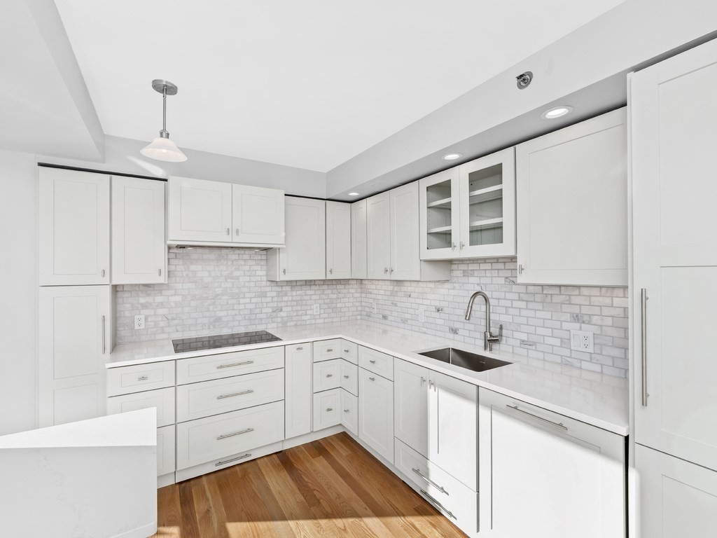 2 bed, 2 bath apartment for rent at 75-83 Cambridge Pkwa Unit E410, Cambridge — photo 3 of 15
