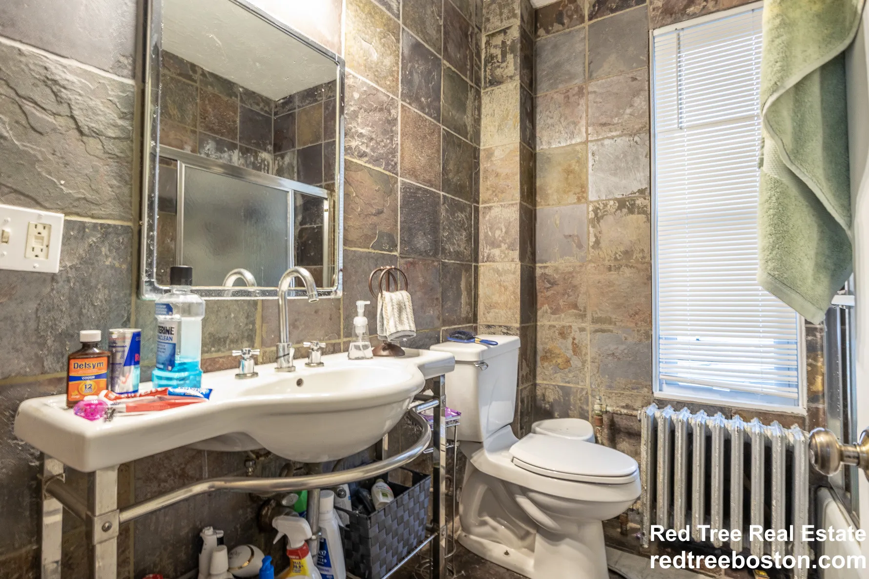 8+ bed, 2.5 bath apartment for rent at 75 Alleghany St Unit 1, Mission Hill — photo 8 of 25