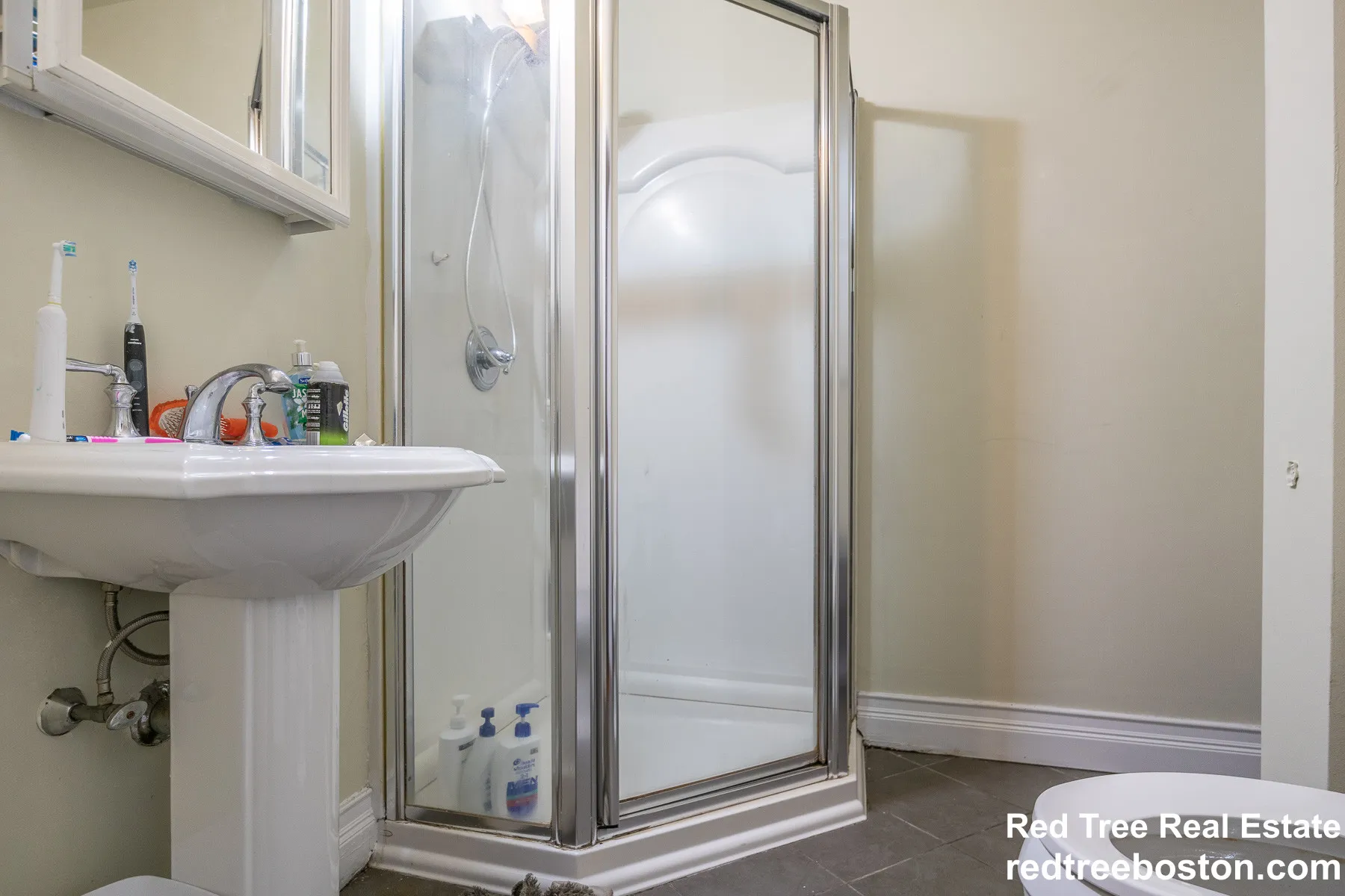 8+ bed, 2.5 bath apartment for rent at 75 Alleghany St Unit 1, Mission Hill — photo 11 of 25