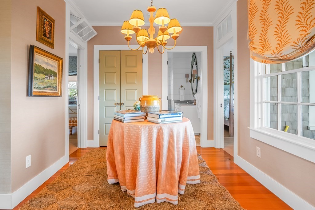 3 bed, 2 bath apartment for rent at 75 Baxter Rd, Nantucket — photo 6 of 24