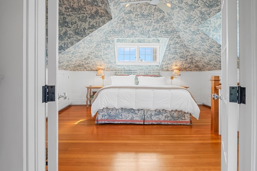 3 bed, 2 bath apartment for rent at 75 Baxter Rd, Nantucket — photo 11 of 24