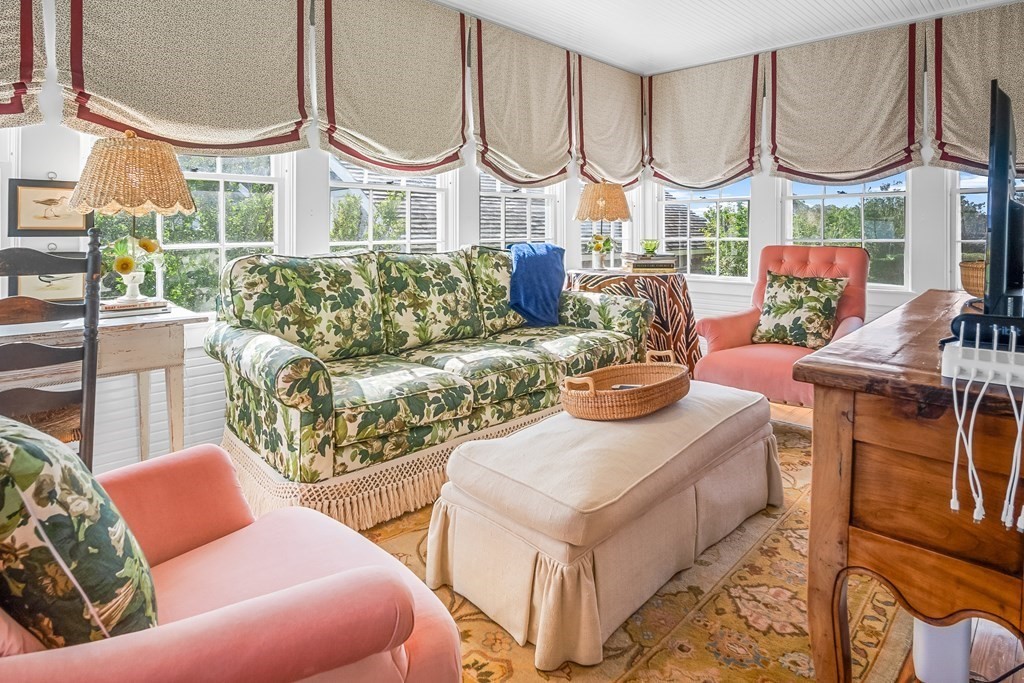 3 bed, 2 bath apartment for rent at 75 Baxter Rd, Nantucket — photo 10 of 24