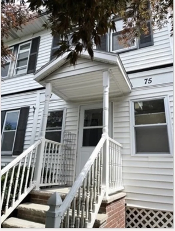 3 bed, 1 bath apartment for rent at 75 Bay State Rd Unit 2, North Quincy — photo 2 of 13