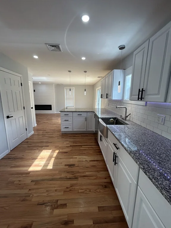 4 bed, 3 bath apartment for rent at 75 Beech Unit 1, Fitchburg — photo 3 of 22