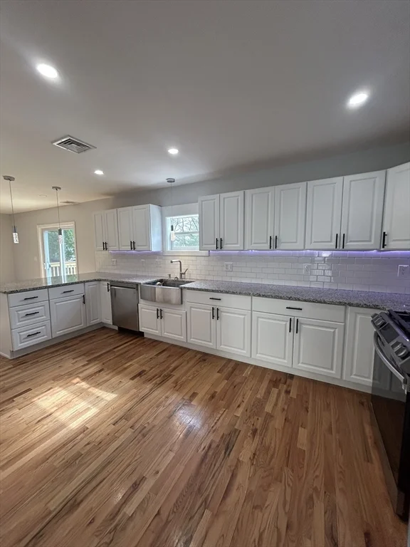 4 bed, 3 bath apartment for rent at 75 Beech Unit 1, Fitchburg — photo 4 of 22