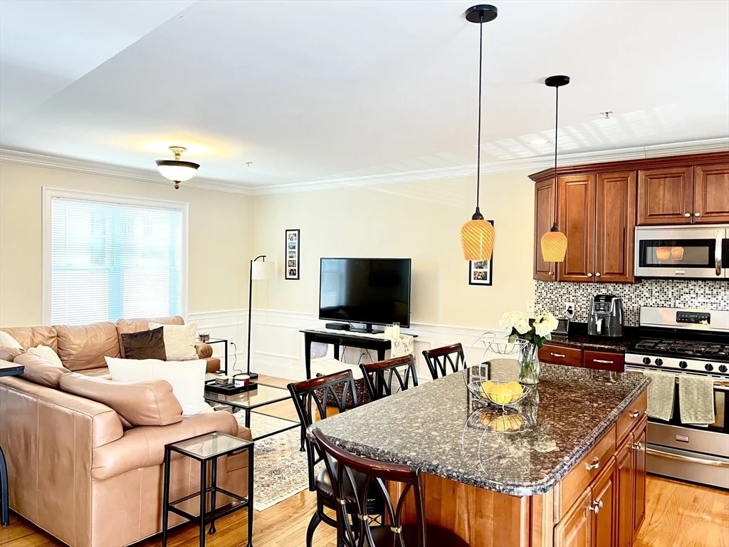 3 bed, 2 bath apartment for rent at 75 Brackett St Unit C, Quincy — photo 3 of 39