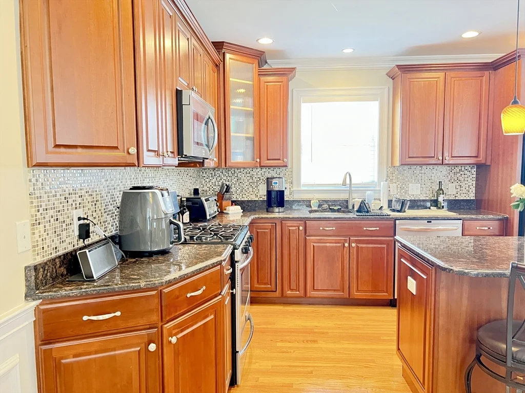 3 bed, 2 bath apartment for rent at 75 Brackett St Unit C, Quincy — photo 13 of 39