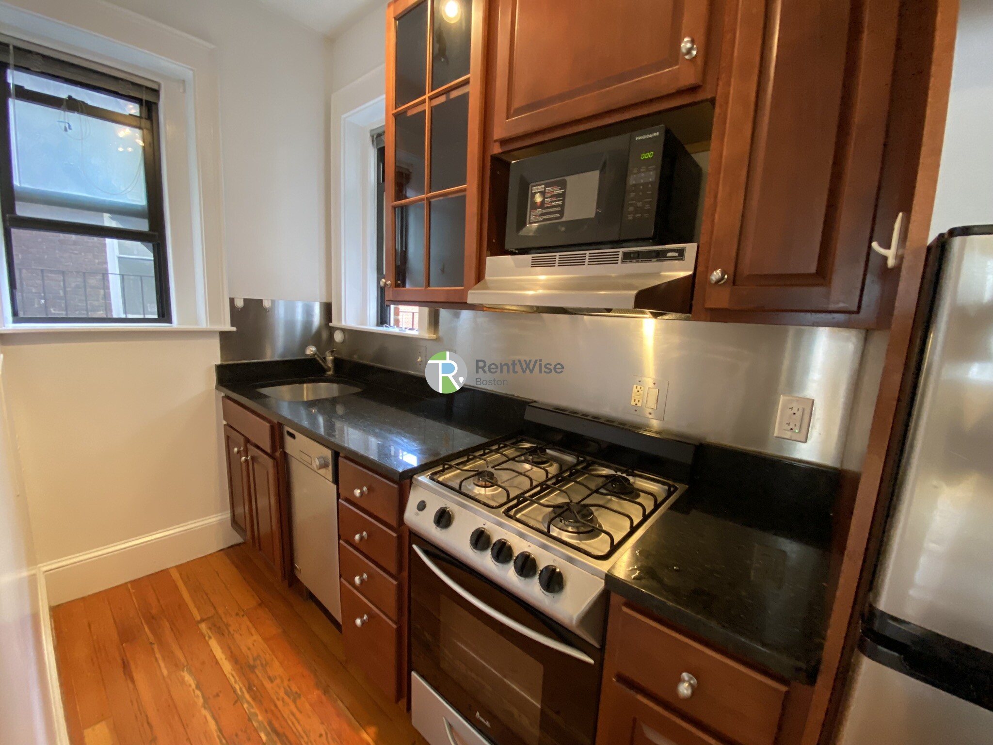 1 bed, 1 bath apartment for rent at 75 Burbank St Unit 201, Fenway