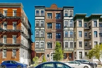 1 bed, 1 bath apartment for rent at 75 Burbank St Unit 501, Fenway