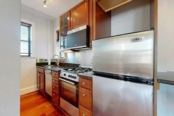 1 bed, 1 bath apartment for rent at 75 Burbank St Unit 501, Fenway — photo 4 of 11