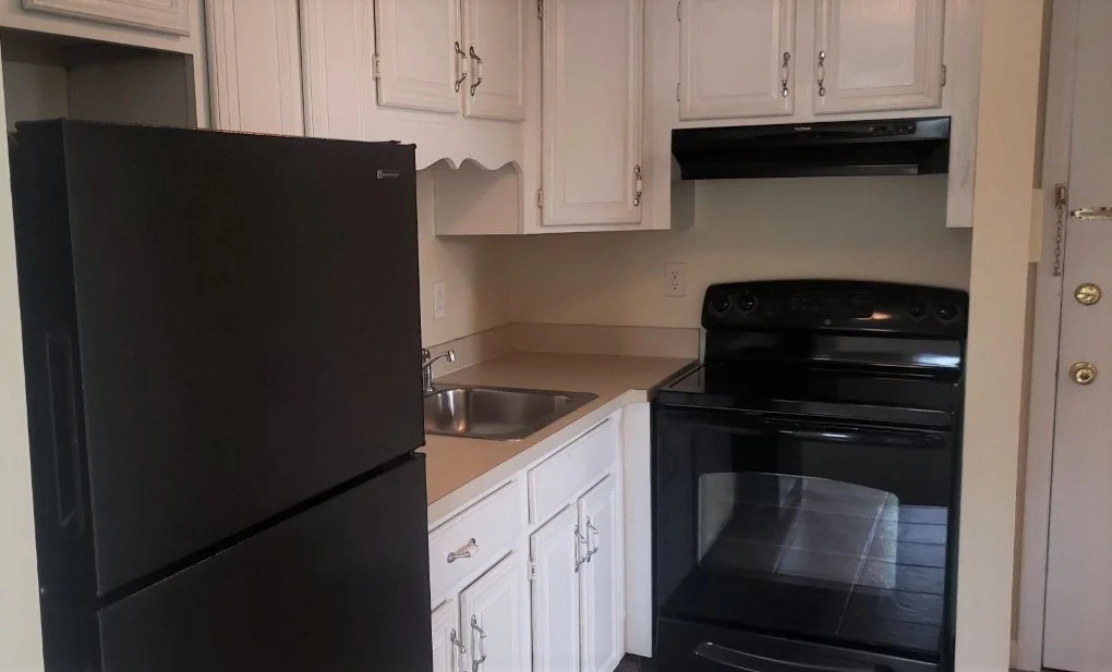1 bed, 1 bath apartment for rent at 75 Cabot Unit 13, Beverly — photo 8 of 17
