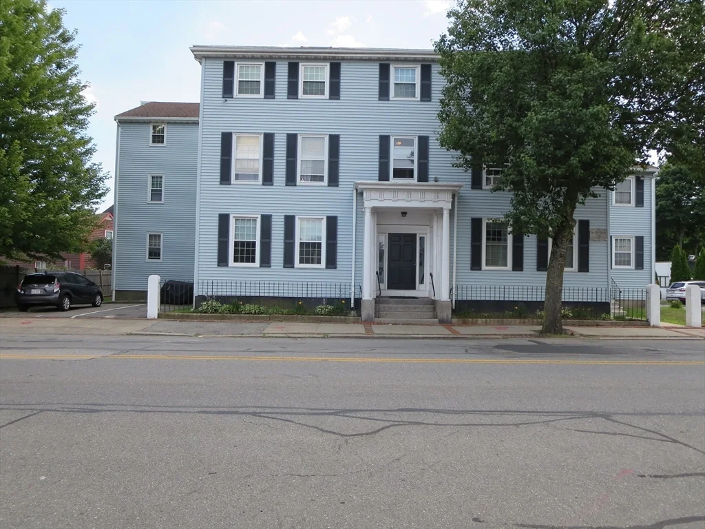 1 bed, 1 bath apartment for rent at 75 Cabot Unit 13, Beverly — photo 3 of 17