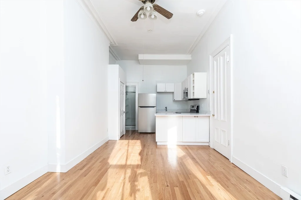 Studio bed, 1 bath apartment for rent at 75 Chandler St Unit 3, South End — photo 2 of 9