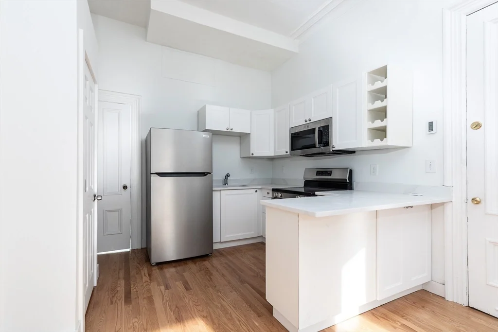 Studio bed, 1 bath apartment for rent at 75 Chandler St Unit 3, South End