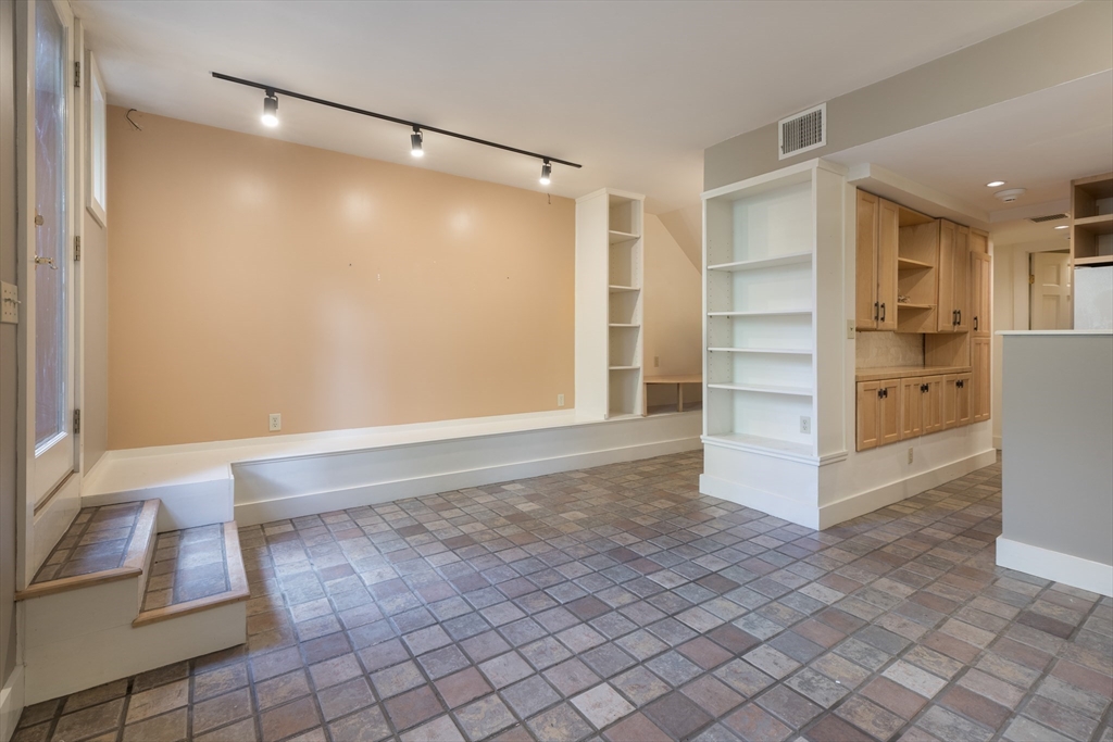 1 bed, 1 bath apartment for rent at 75 Chandler St Unit B, South End — photo 2 of 12