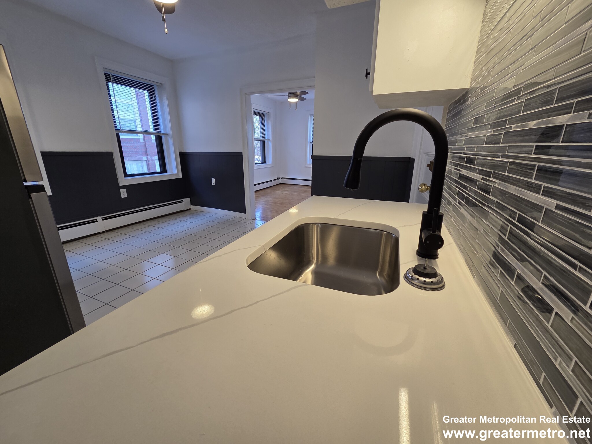 3 bed, 1 bath apartment for rent at 75 Charter St Unit 3, North End — photo 3 of 24