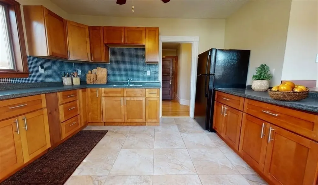 2 bed, 1 bath apartment for rent at 75 Cherry Unit 2, Malden — photo 13 of 17