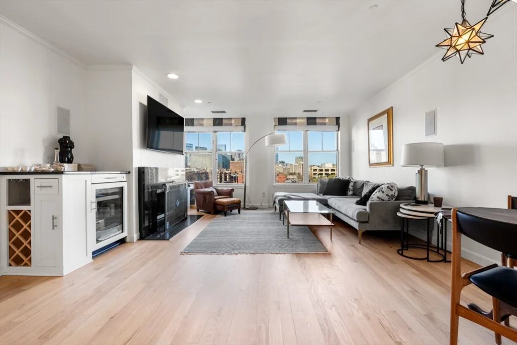 1 bed, 1 bath apartment for rent at 75 Clarendon Unit 604, Back Bay — photo 3 of 17