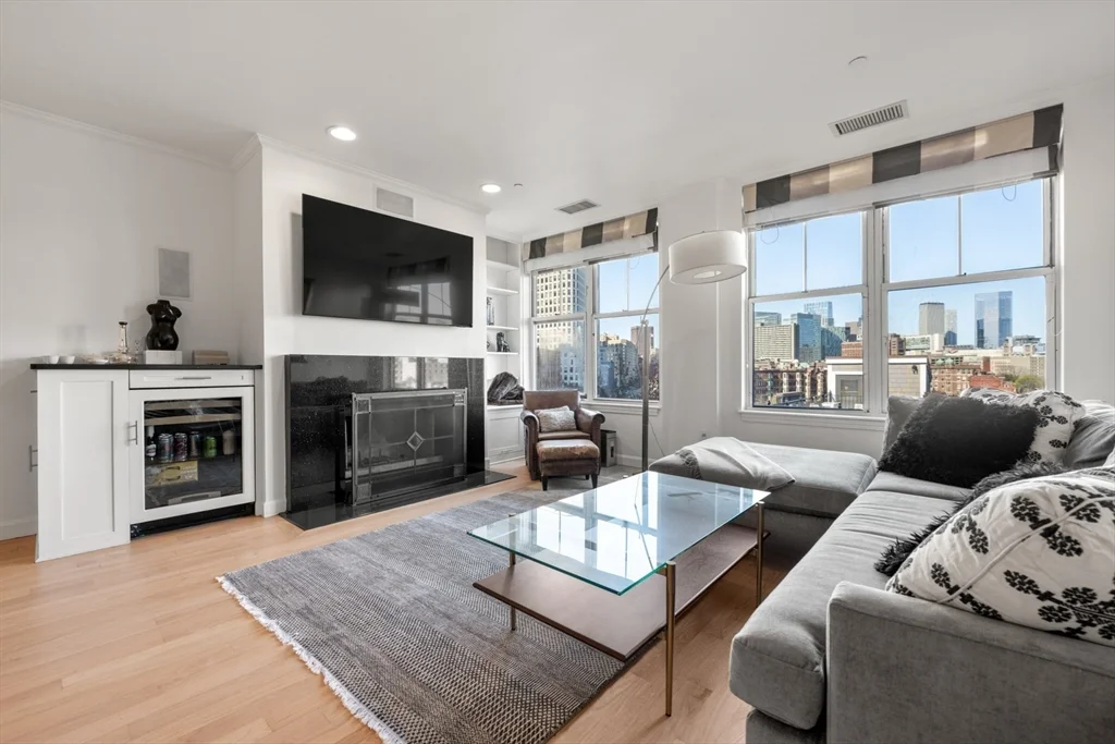 1 bed, 1 bath apartment for rent at 75 Clarendon Unit 604, Back Bay — photo 2 of 17
