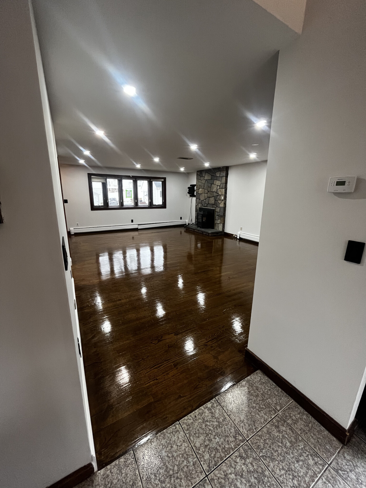 5 bed, 2.5 bath apartment for rent at 75 Como Rd, Hyde Park — photo 3 of 16