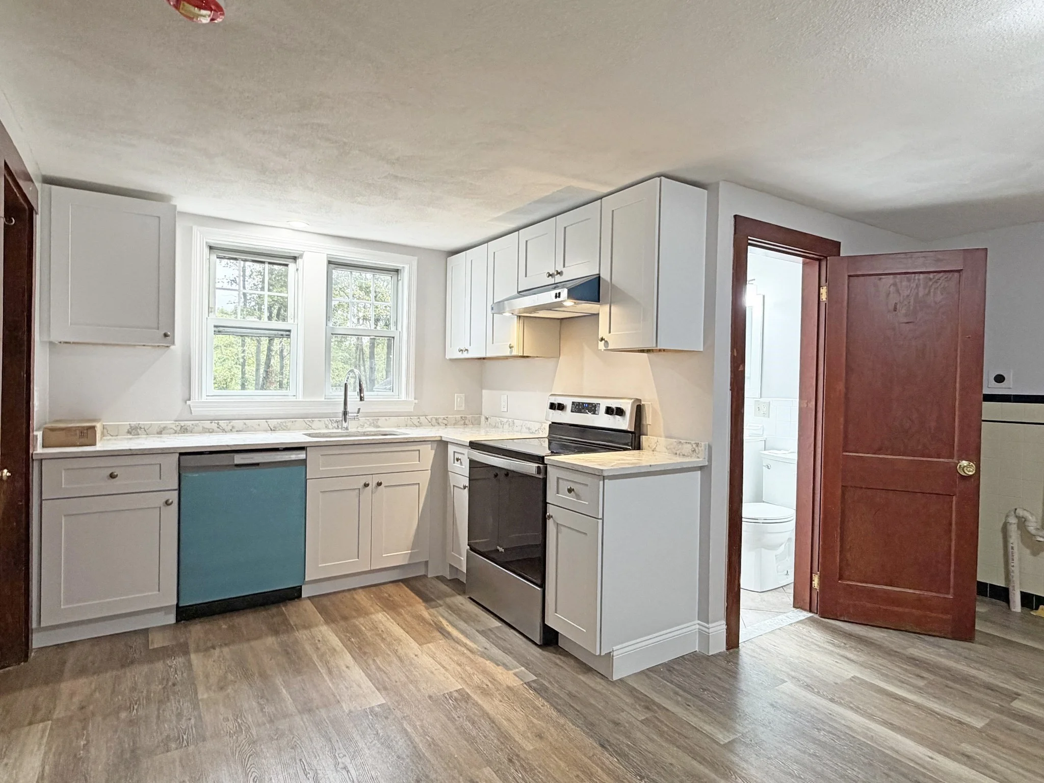 2 bed, 1 bath apartment for rent at 75 Dale St Unit 1, Waltham — photo 7 of 13
