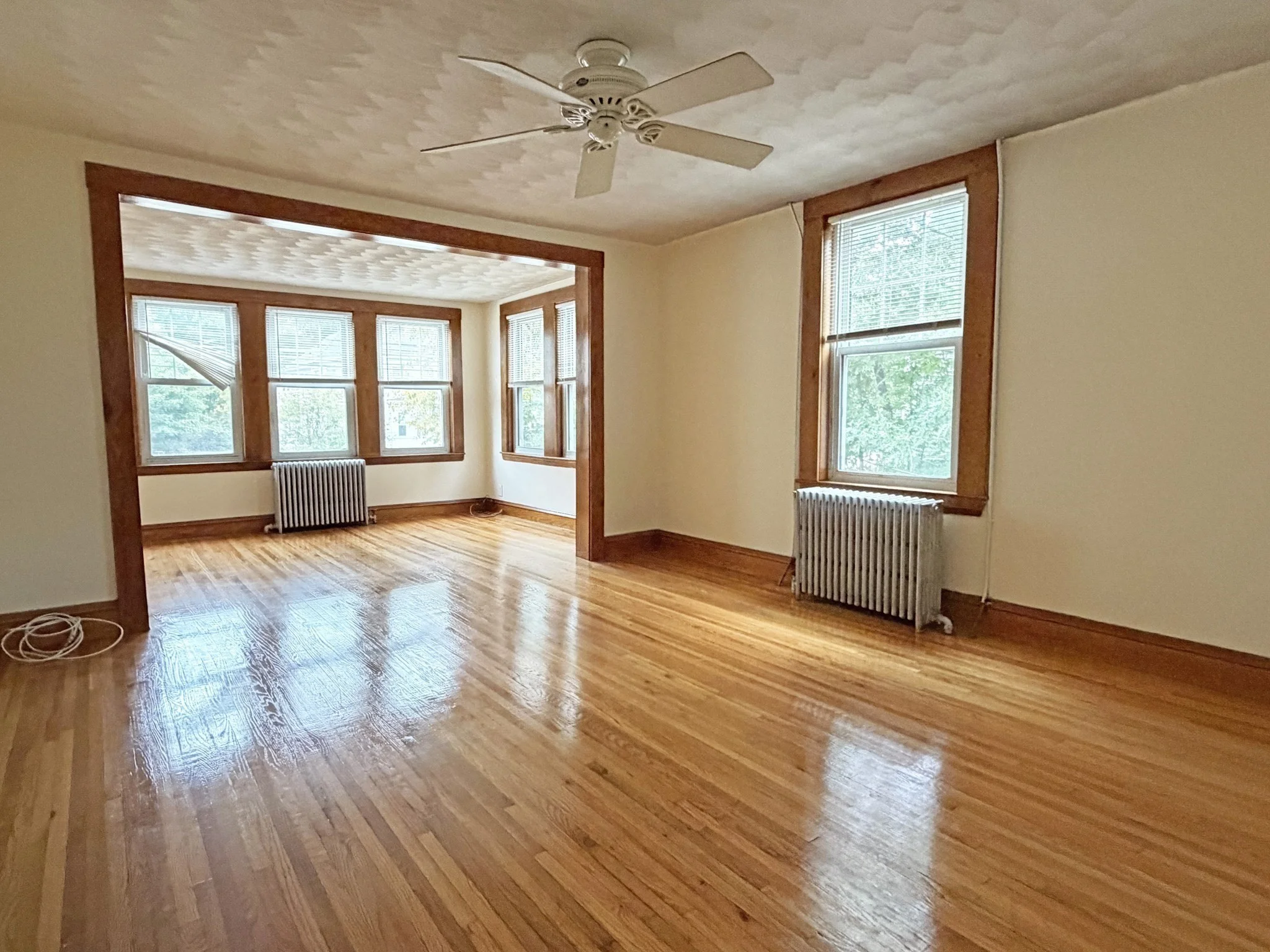 2 bed, 1 bath apartment for rent at 75 Dale St Unit 1, Waltham — photo 4 of 13
