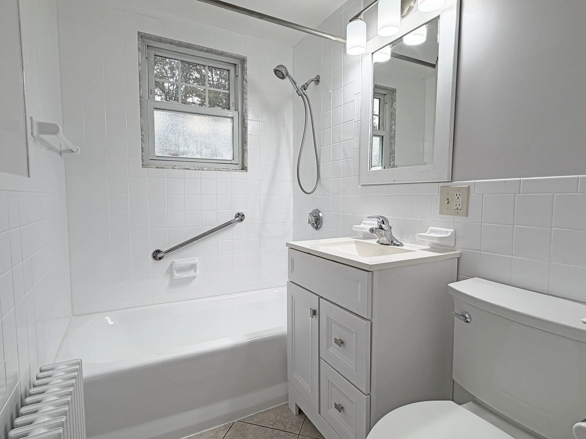 2 bed, 1 bath apartment for rent at 75 Dale St Unit 1, Waltham — photo 9 of 13