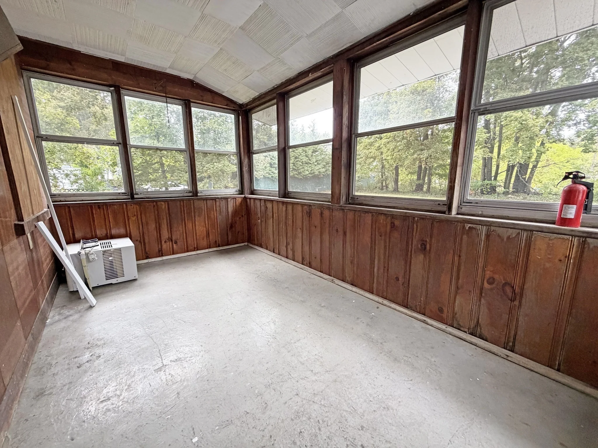 2 bed, 1 bath apartment for rent at 75 Dale St Unit 1, Waltham — photo 13 of 13