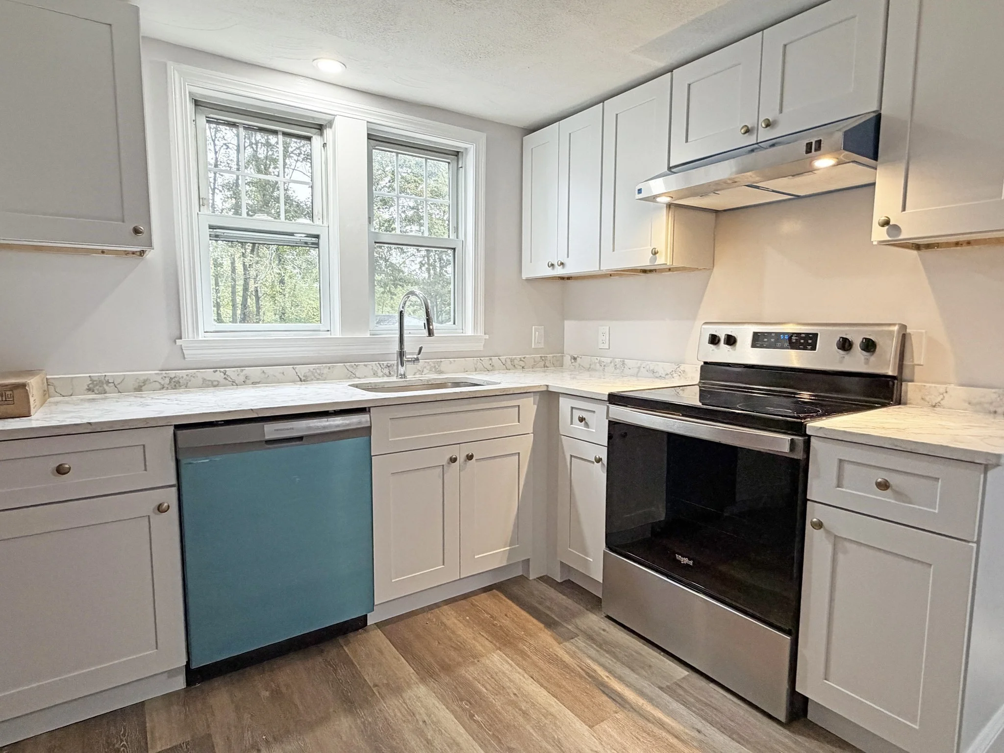 2 bed, 1 bath apartment for rent at 75 Dale St Unit 1, Waltham — photo 6 of 13