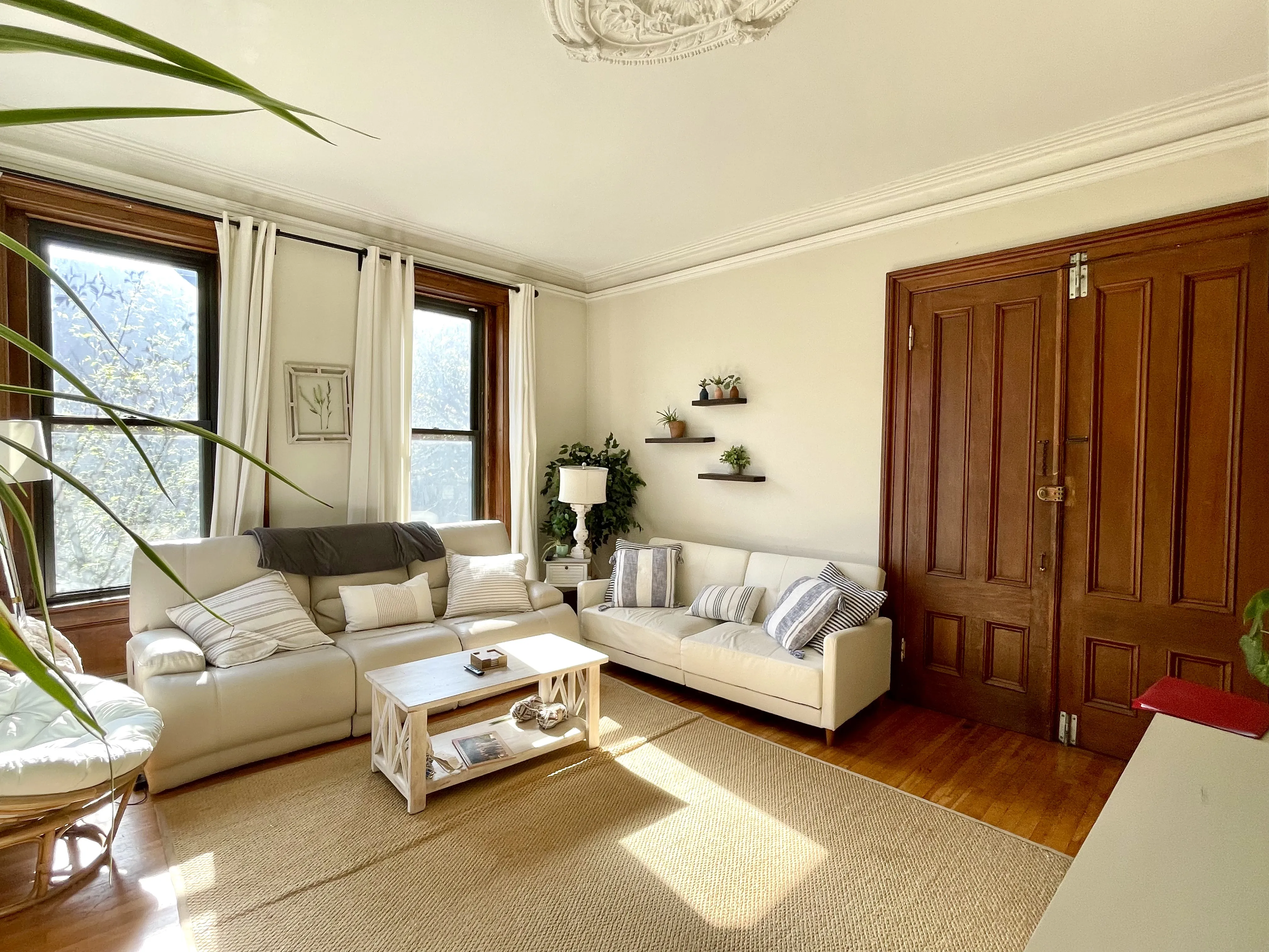 3 bed, 1.5 bath apartment for rent at 75 Dartmouth St Unit 1, South End — photo 3 of 27