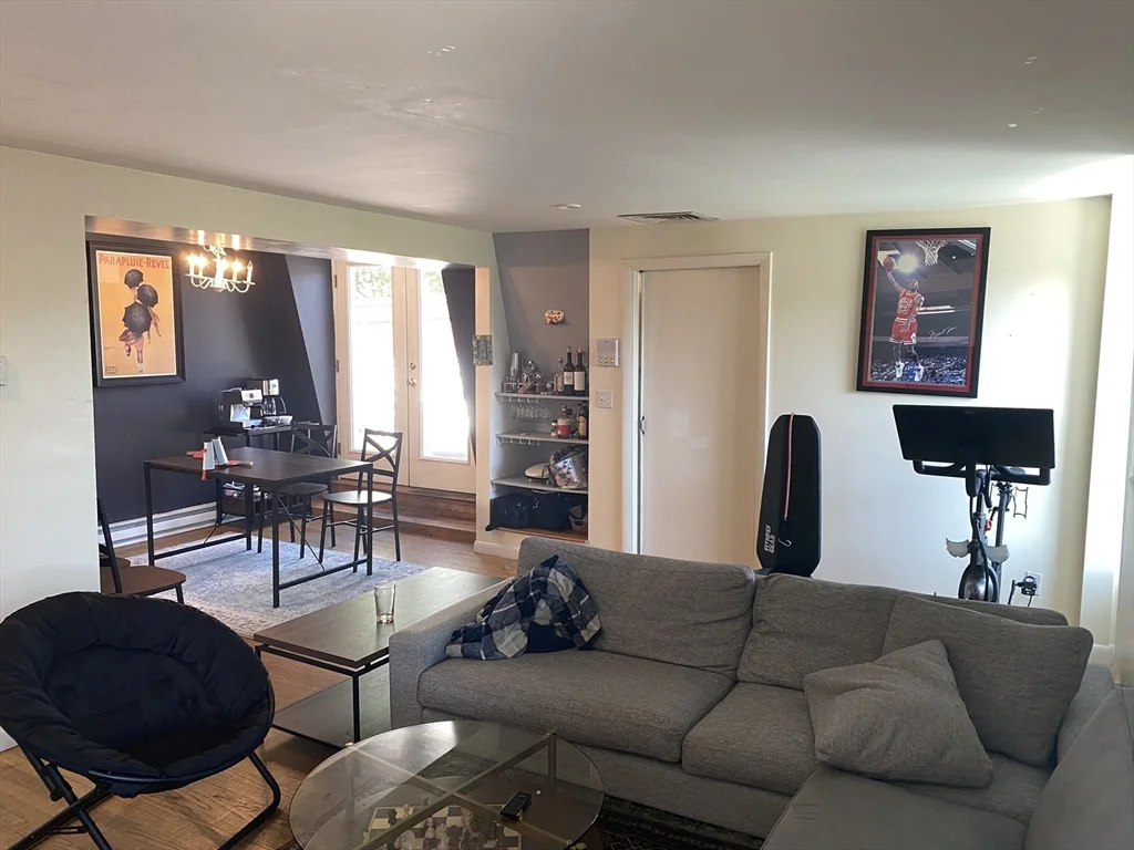 3 bed, 1 bath apartment for rent at 75 Dartmouth St Unit PH, South End — photo 5 of 9