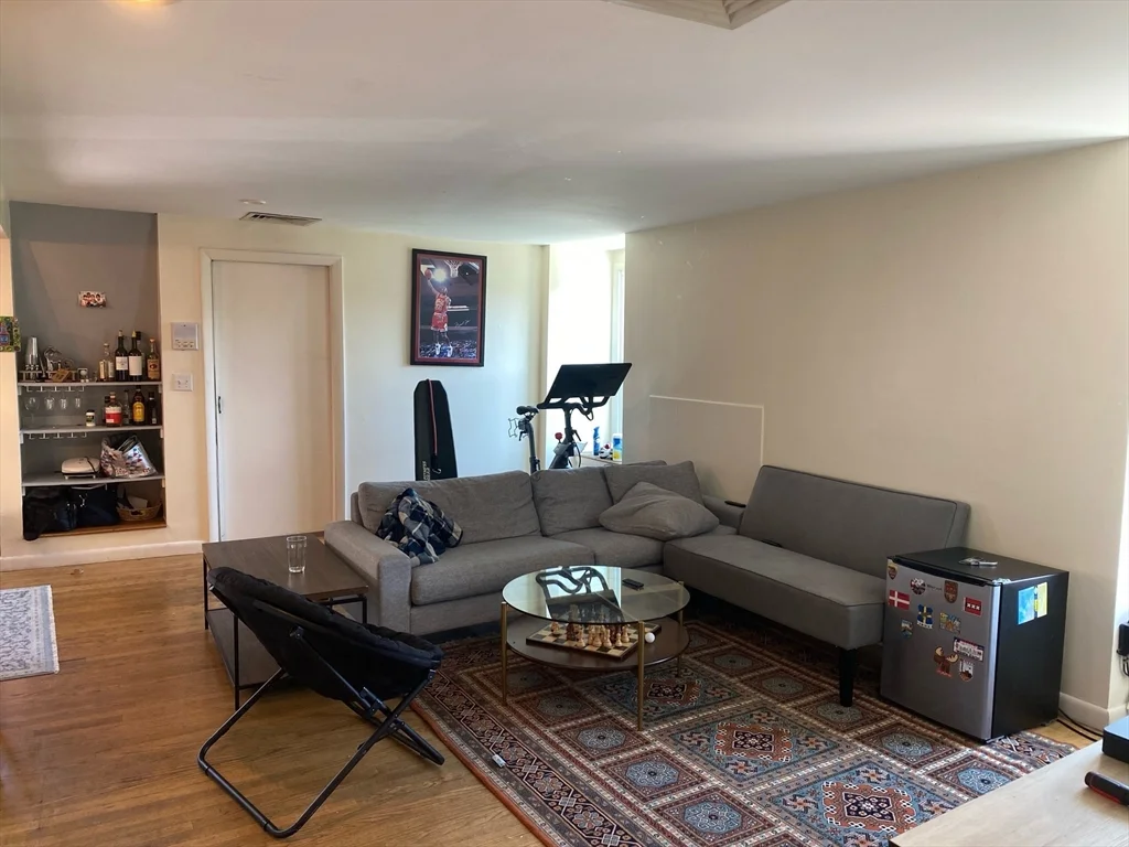 3 bed, 1 bath apartment for rent at 75 Dartmouth St Unit PH, South End — photo 4 of 9