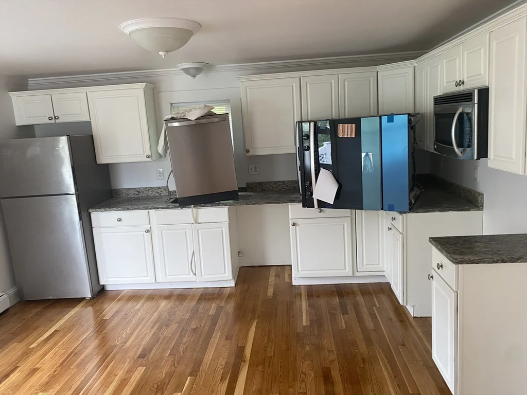 4 bed, 1 bath apartment for rent at 75 Deering Sq, Rockland — photo 7 of 12