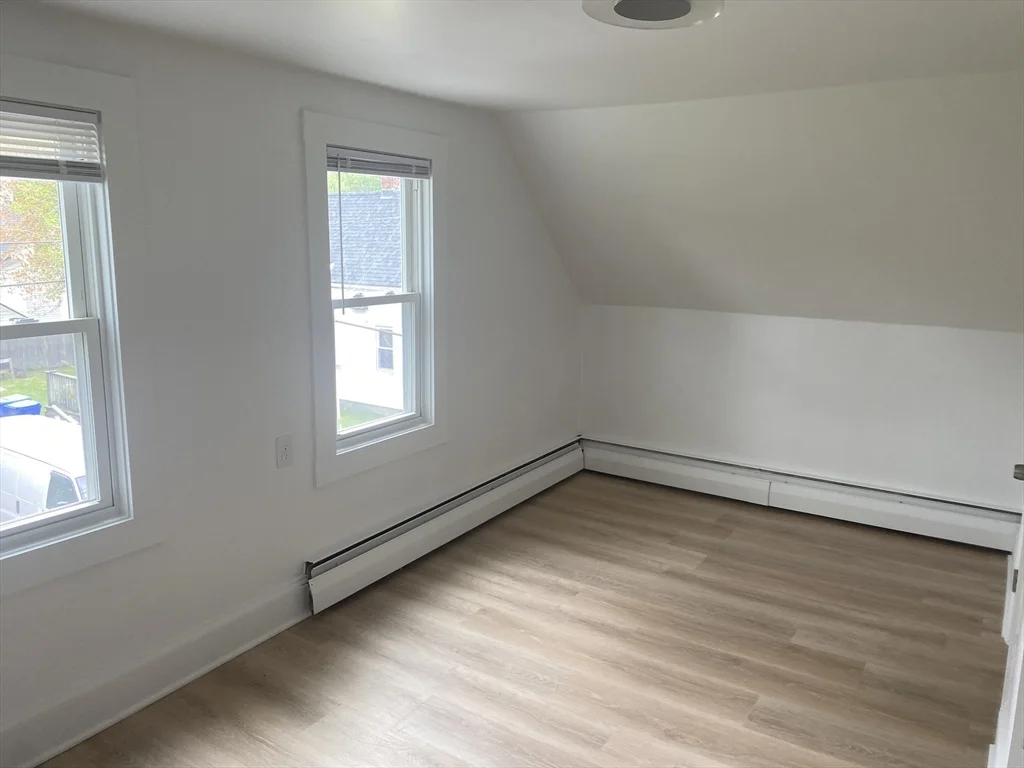 4 bed, 1 bath apartment for rent at 75 Deering Sq, Rockland — photo 11 of 12