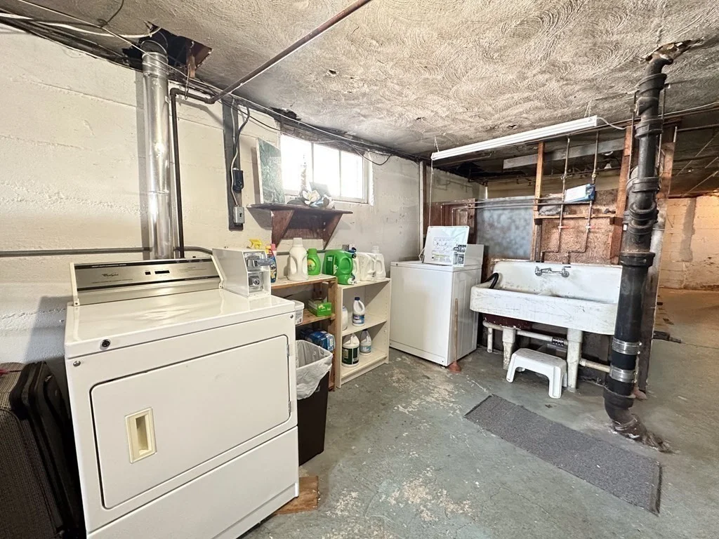 1 bed, 1 bath apartment for rent at 75 Dorchester St Unit 1L, Squantum — photo 12 of 14